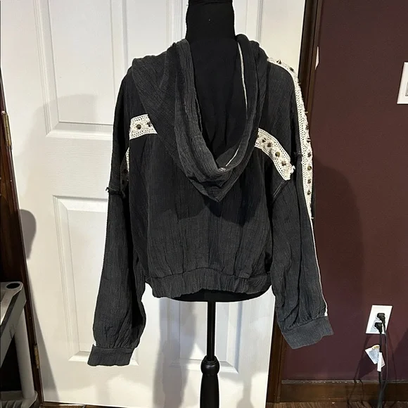 POL Black Zip-Up Hoodie with White Crochet Accents Buckle store sz M - Picture 4 of 4